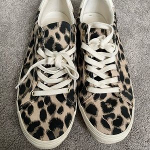 Size 8 Old Navy Sneakers